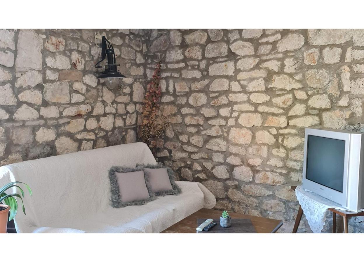 Guesthouse Lidija Sutivan Eksteriør bilde